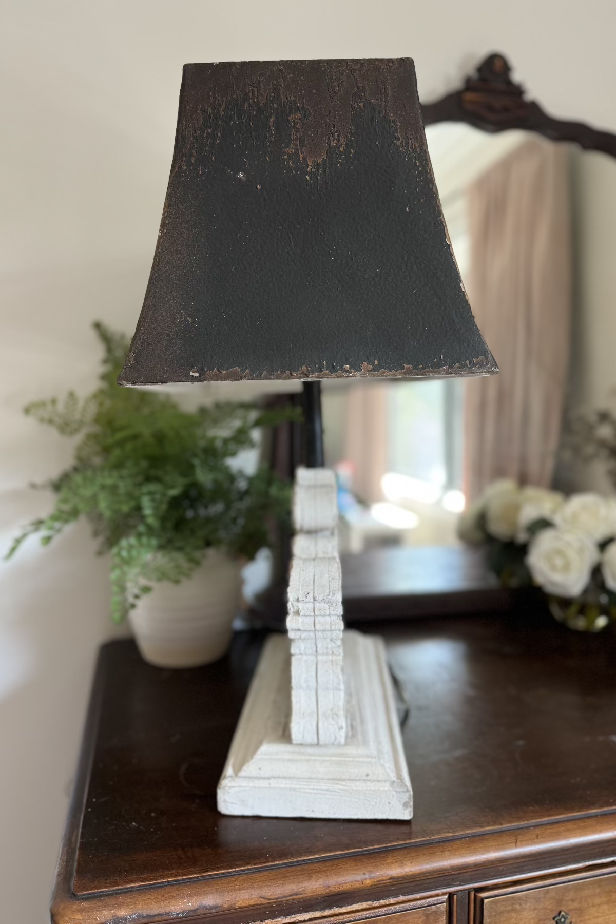 Elegant Distressed French Lamp