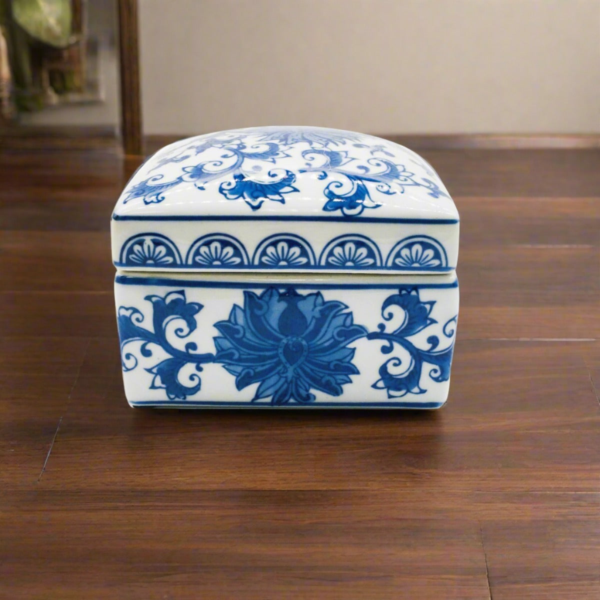 Lotus Box